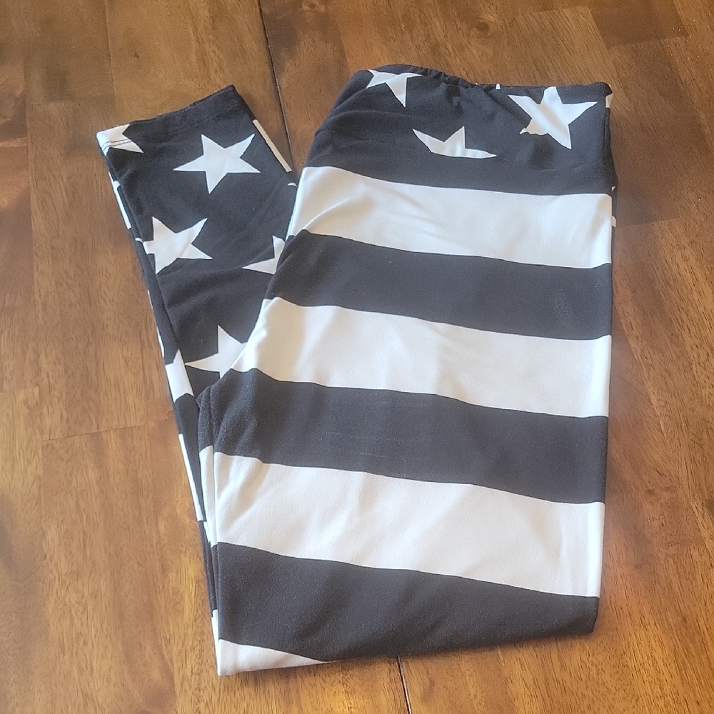 LuLaRoe T/C Women's Black and White Star and Stripe Leggings
